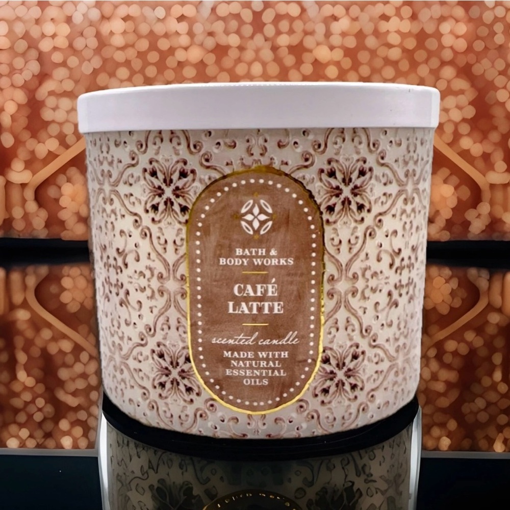 Bath & Body Works 3-Wick Candle- Cafe Latte (14.5 oz) - Picture 1 of 1